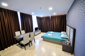 La Casa Apartments